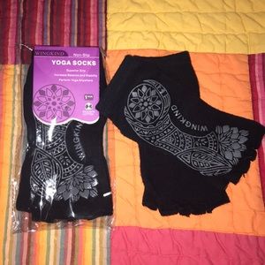 NWT Toeless yoga socks